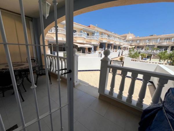 Chalet adosado en avenida de los Regantes, 10 -8