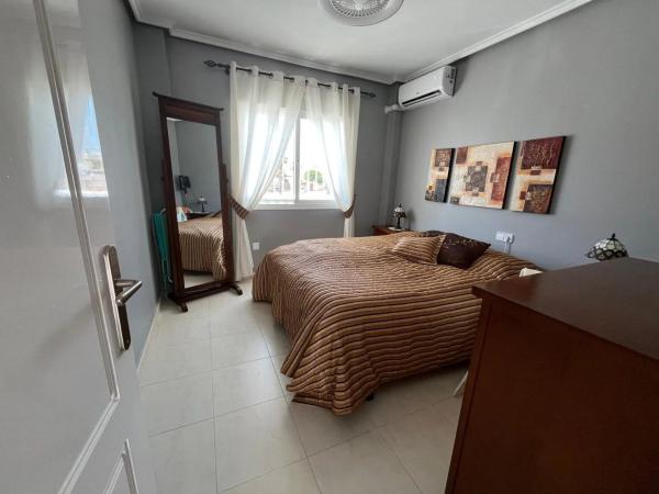 Chalet adosado en avenida de los Regantes, 10 -8