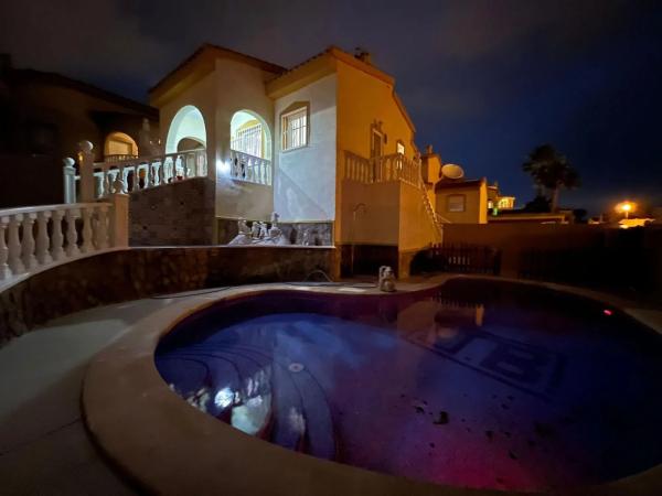 Casa independiente en calle Africa, 12