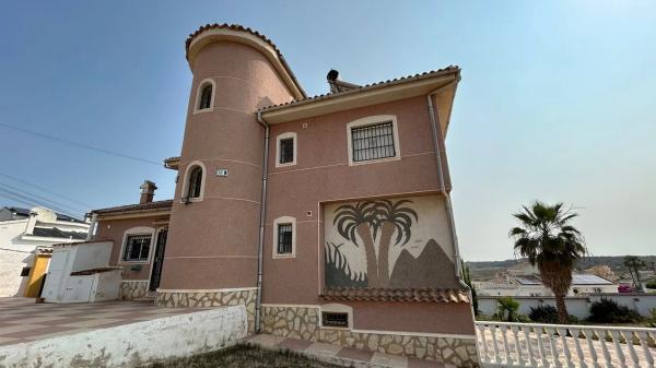 Casa independiente en calle Lugar Sector, 73