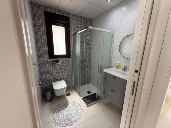 Casa independiente en avenida del Salvador