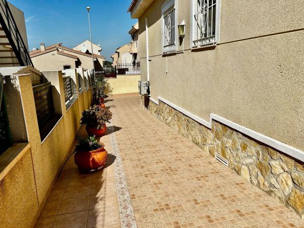 Casa independiente en calle Rio Deva