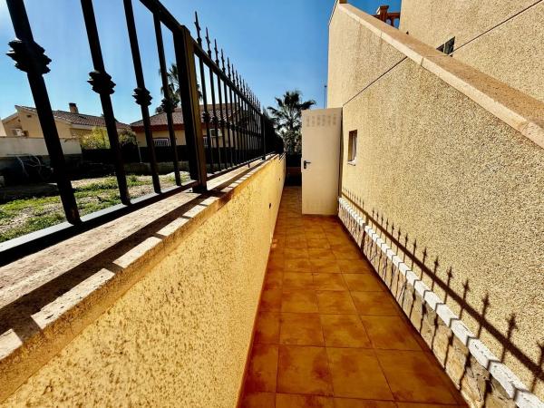 Casa independiente en calle Rio Deva