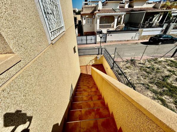 Casa independiente en calle Rio Deva