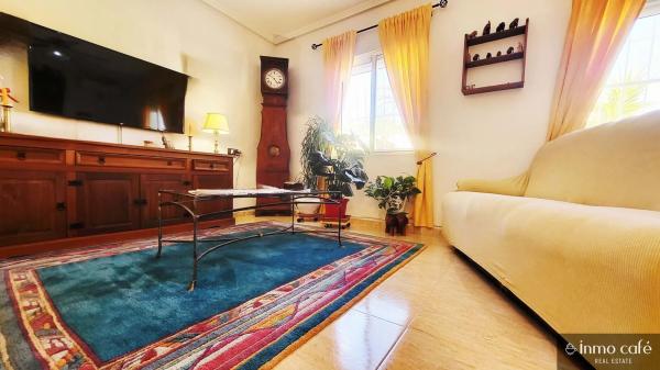 Casa independiente en calle de los Almendros