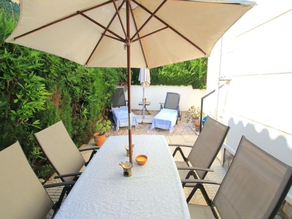 Chalet adosado en calle Conjunto Zambra