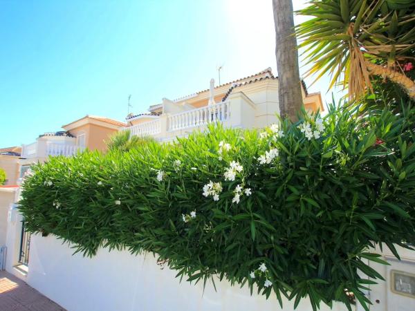 Chalet adosado en calle Conjunto Zambra