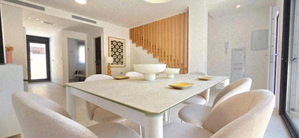 Chalet adosado en calle Dinamarca