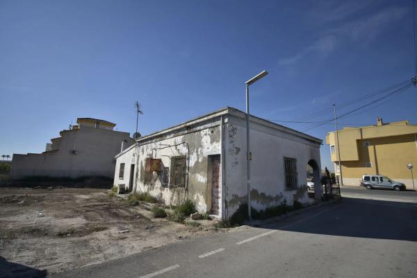 Casa independiente en avenida de Almoradí, 39 a