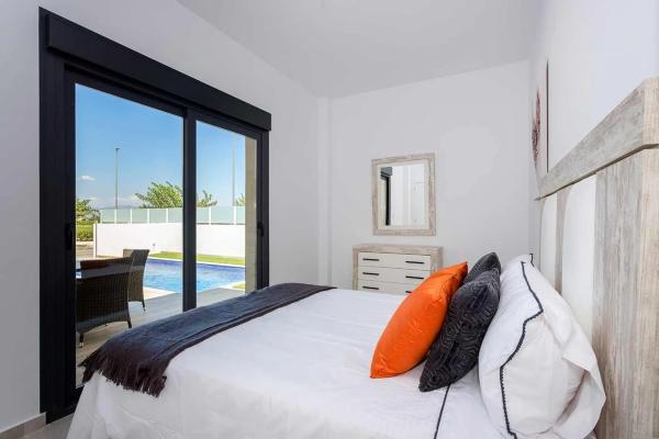 Casa independiente en calle Ruperto Chapi