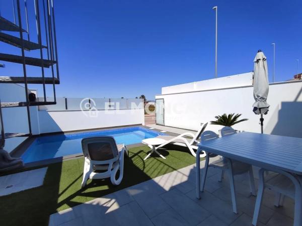 Chalet adosado en avenida Principes de Asturias