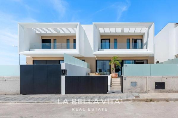 Chalet pareado en calle Pascual Saura Beltrán, 6