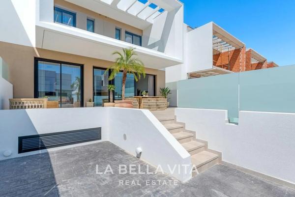 Chalet pareado en calle Pascual Saura Beltrán, 6