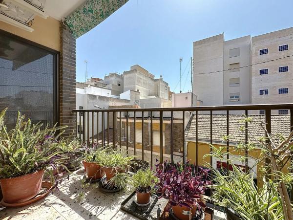 Piso en calle Miguel Hernández, 7