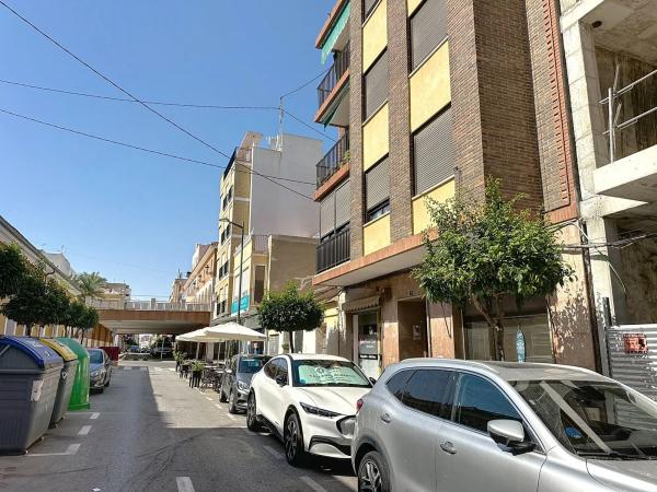 Piso en calle Miguel Hernández, 7