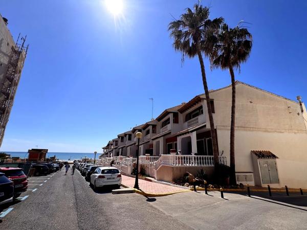 Chalet adosado en calle Dolores Quesada Lucas