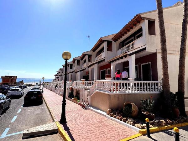 Chalet adosado en calle Dolores Quesada Lucas