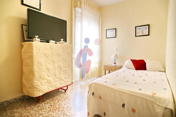 Piso en calle Miguel Hernández, 129