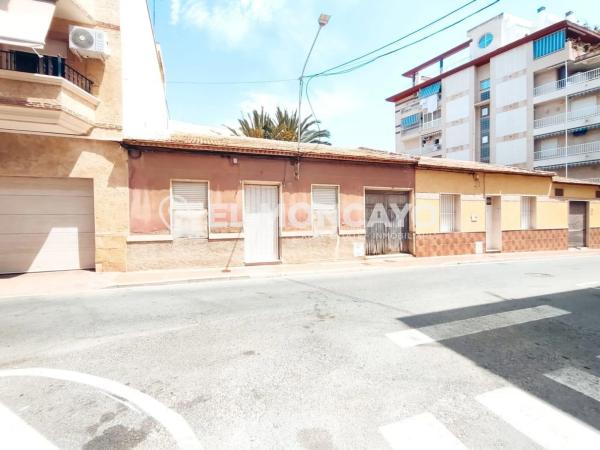 Casa independiente en calle Blasco Ibáñez