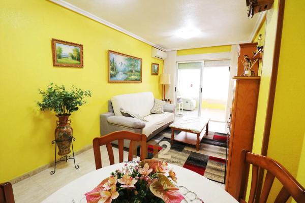 Piso en calle Giner de los Ríos