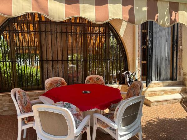 Chalet adosado en Urbanización Buenavista