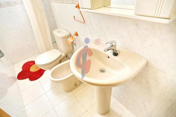 Piso en calle Azorín, 2