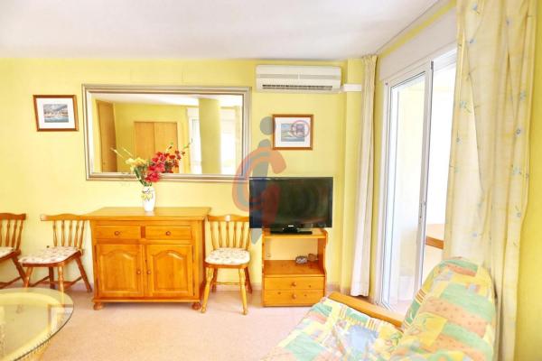 Piso en calle Azorín, 2