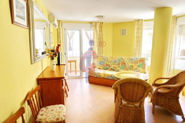 Piso en calle Azorín, 2