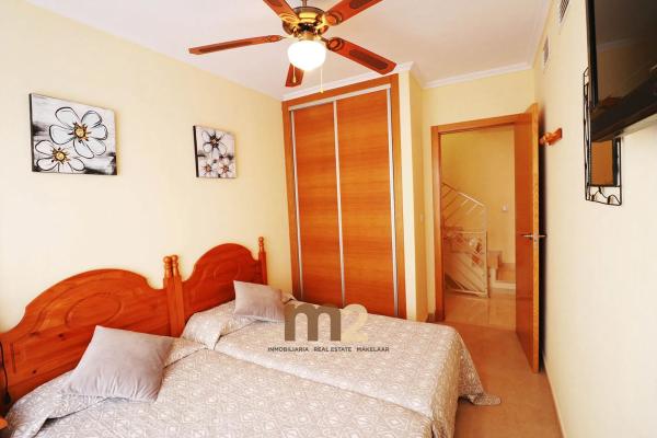 Chalet adosado en corts valencians