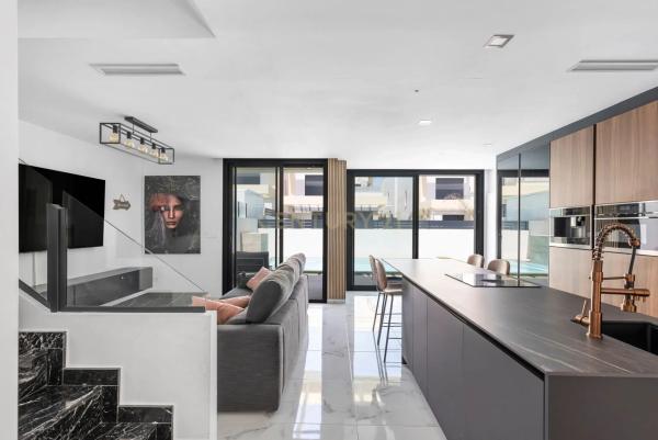 Casa independiente en calle Algarrobo, 61