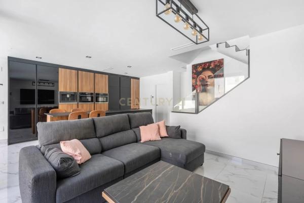 Casa independiente en calle Algarrobo, 61