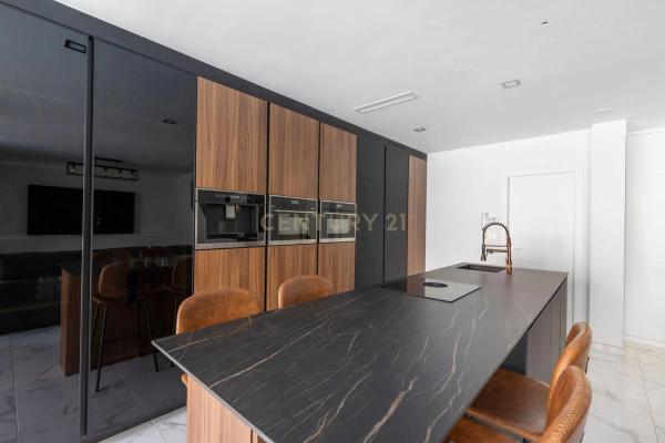 Casa independiente en calle Algarrobo, 61