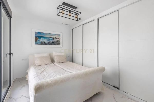 Casa independiente en calle Algarrobo, 61