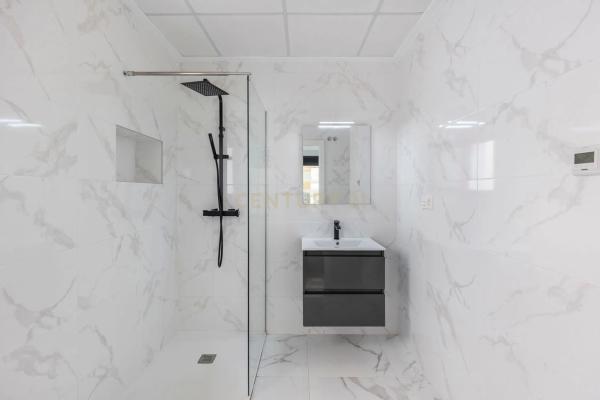 Casa independiente en calle Algarrobo, 61