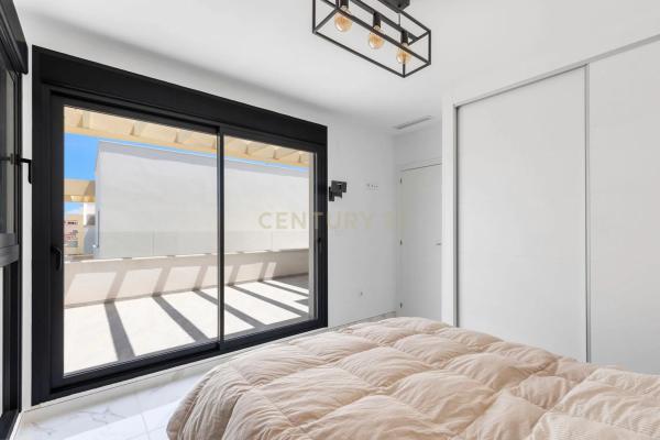 Casa independiente en calle Algarrobo, 61