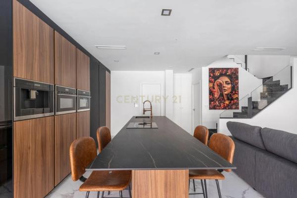 Casa independiente en calle Algarrobo, 61