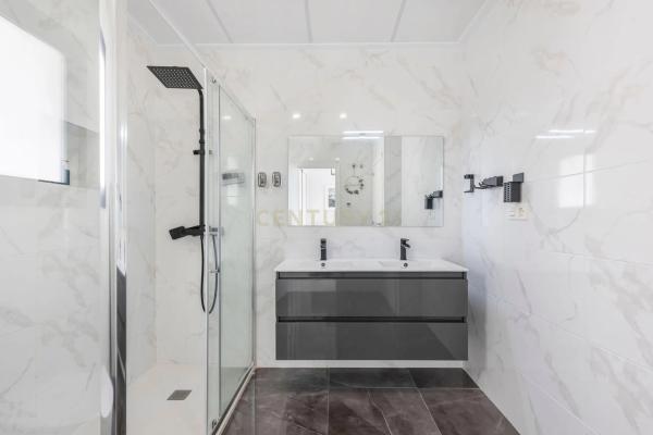 Casa independiente en calle Algarrobo, 61