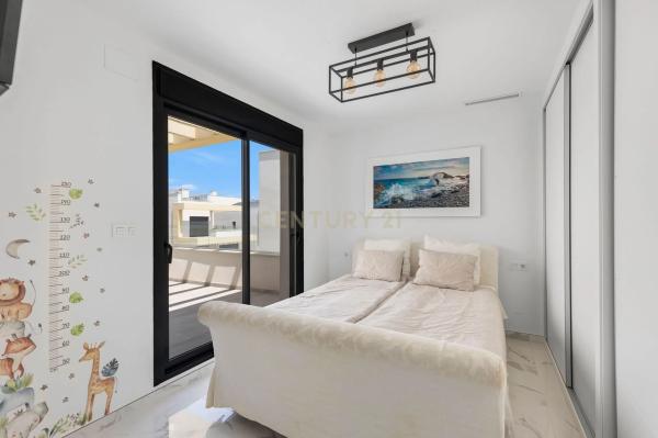 Casa independiente en calle Algarrobo, 61