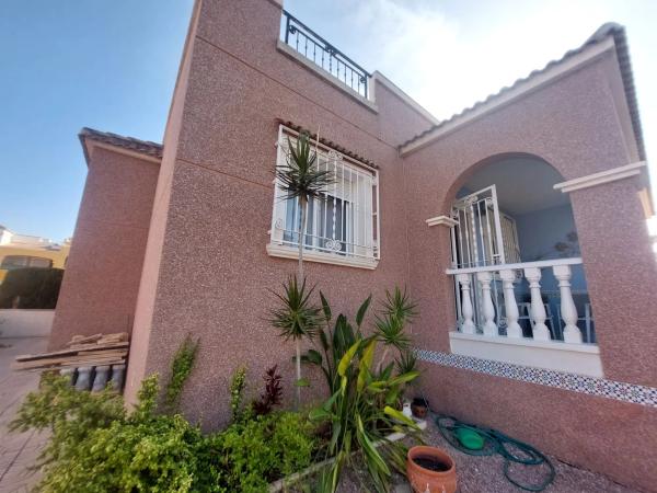 Chalet adosado en calle Chumbera, 17