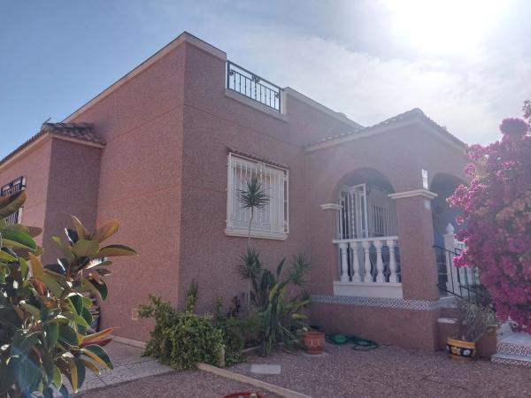 Chalet adosado en calle Chumbera, 17