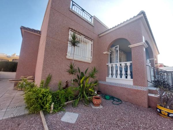 Chalet adosado en calle Chumbera, 17