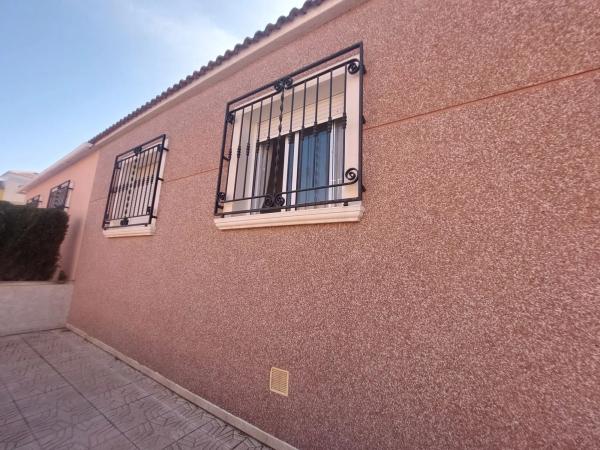 Chalet adosado en calle Chumbera, 17