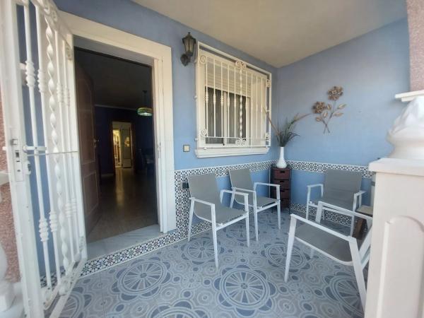 Chalet adosado en calle Chumbera, 17