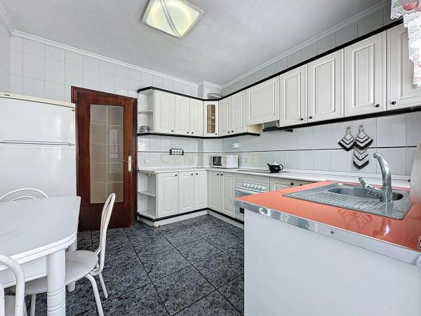 Piso en calle las Salinas, 4