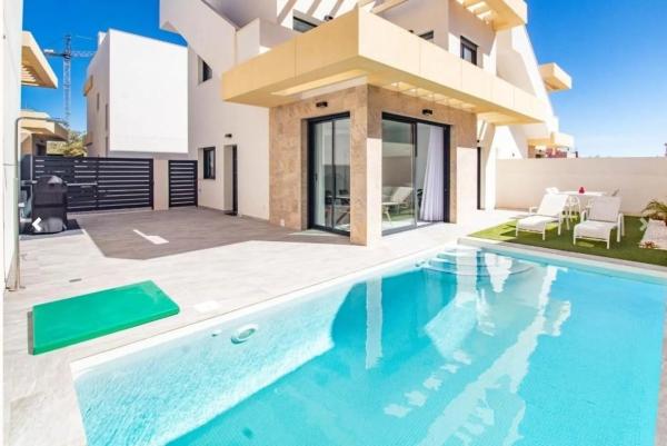 Casa independiente en calle Taray