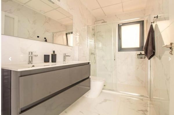 Casa independiente en calle Taray