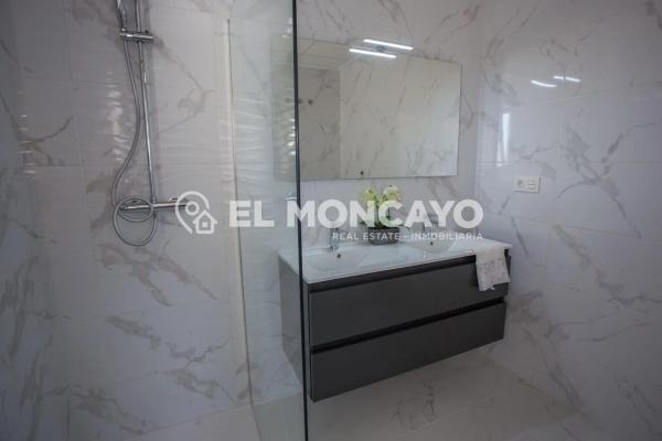 Casa independiente en calle Algarrobo