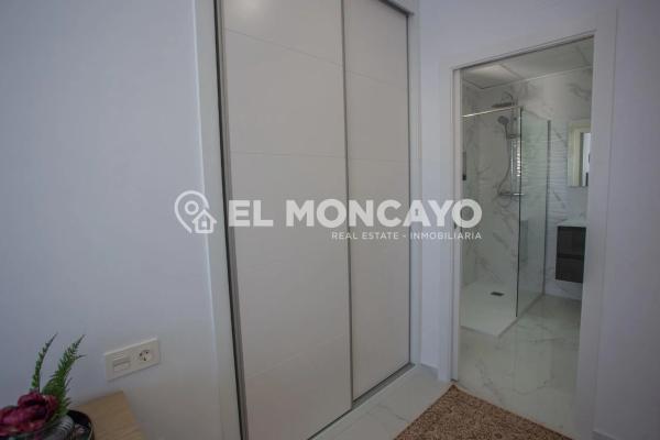 Casa independiente en calle Algarrobo