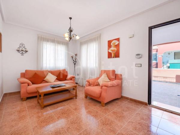 Chalet adosado en avenida Riegos de Levante, 10