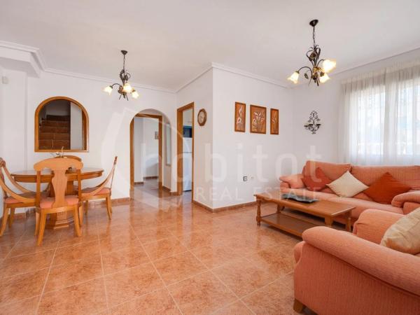 Chalet adosado en avenida Riegos de Levante, 10